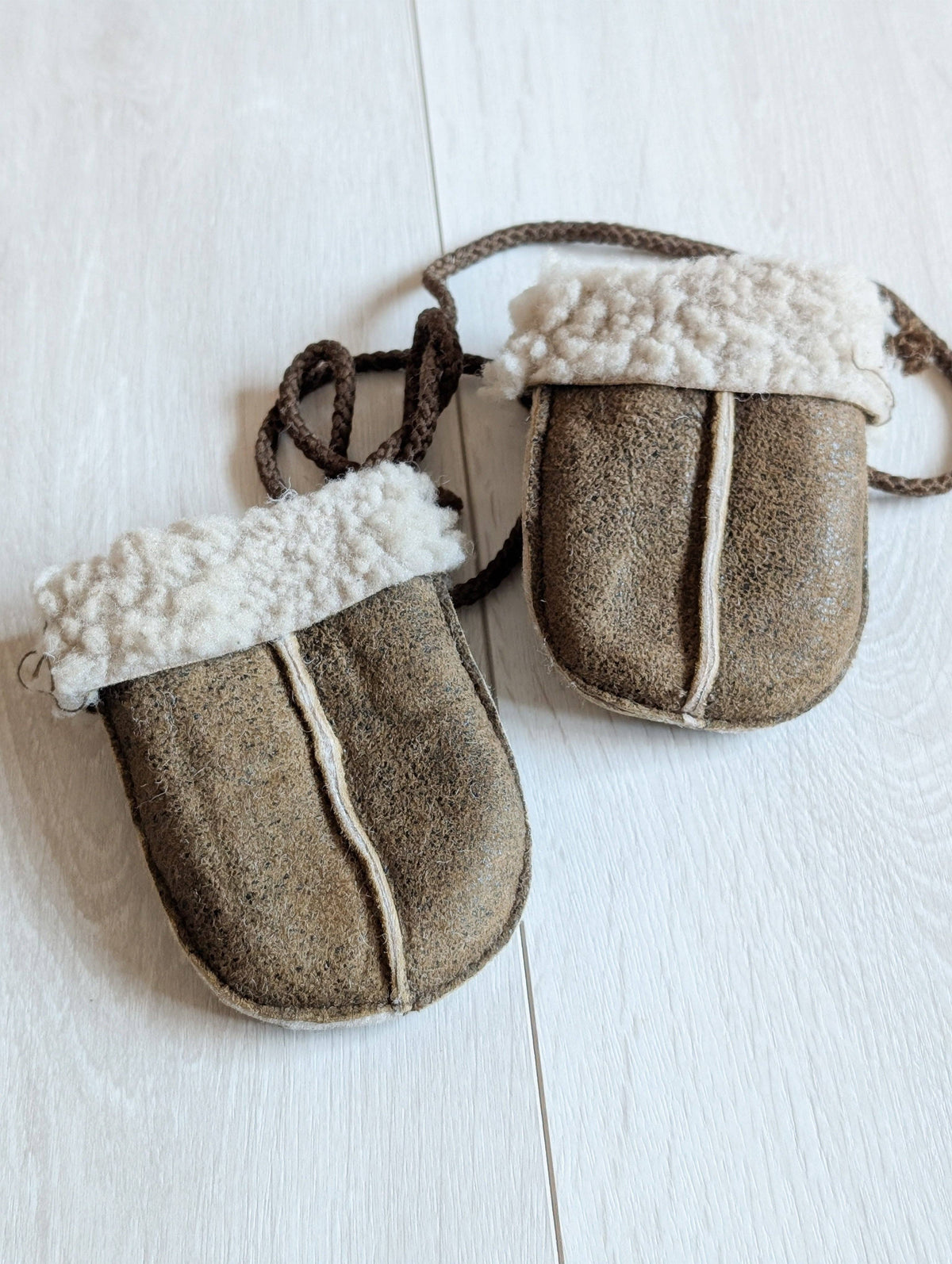 Sheepskin Baby Puddy Mitten - "Keep Safe" Cord